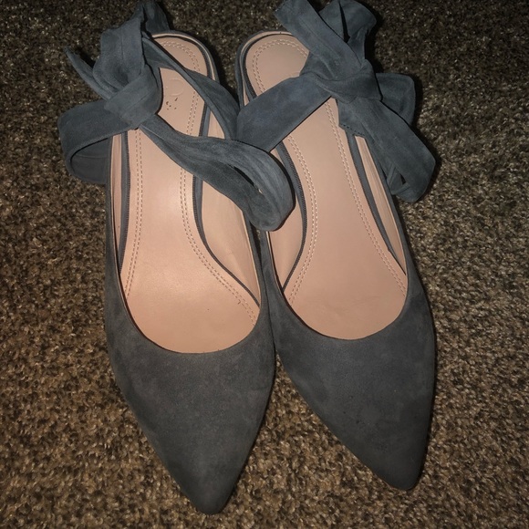 Suede grey one inch classy heels w/ ribbon for bow - Picture 2 of 5